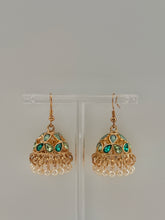 Load image into Gallery viewer, Gold Kundan Jhumki
